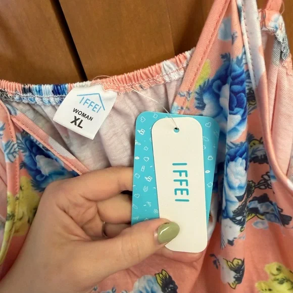 Mommy & Me XL & 2Y Floral Pink Maxi Dress with Blue Rose Print - Picture 4 of 5